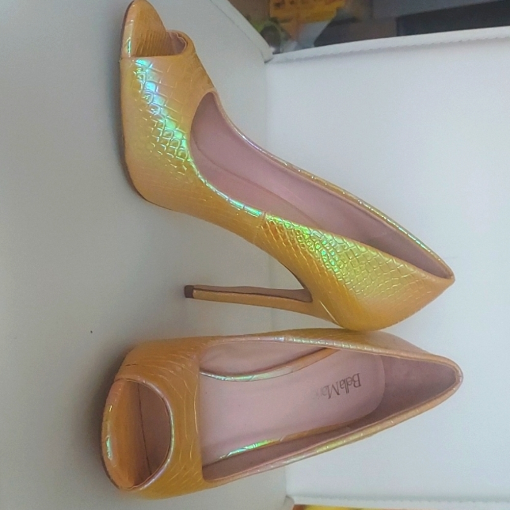 Yellow, snake skin pattern heels